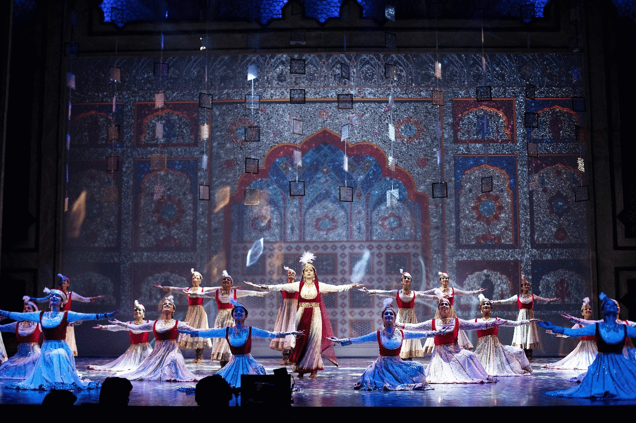 After Oscars Mughal-E-Azam cast performs at Times Square; the musical enthralls New Yorkers